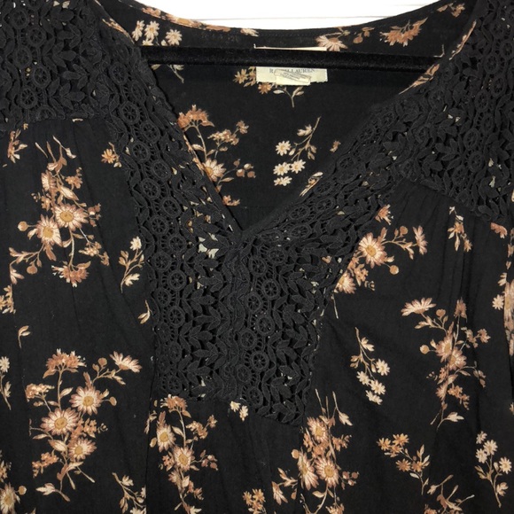 Black flowered blouse with lace front - Picture 2 of 4